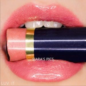 🎉🎈🔥 HOST PICK LipSense by SeneGence, color Luv It